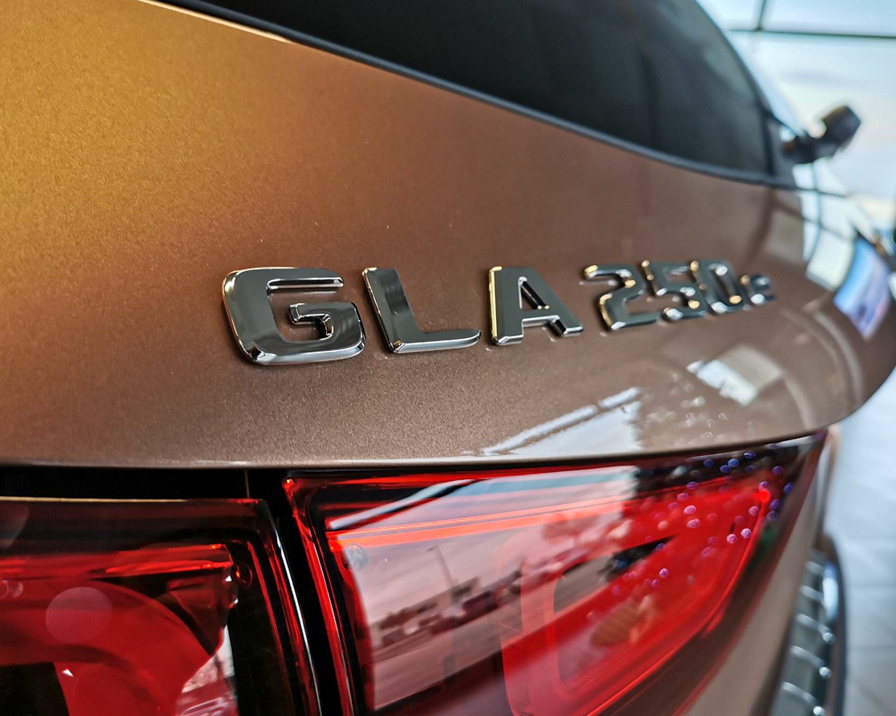 Mercedes GLA GLA 250e Plug-in hybrid Automatic PREMIUM - 4