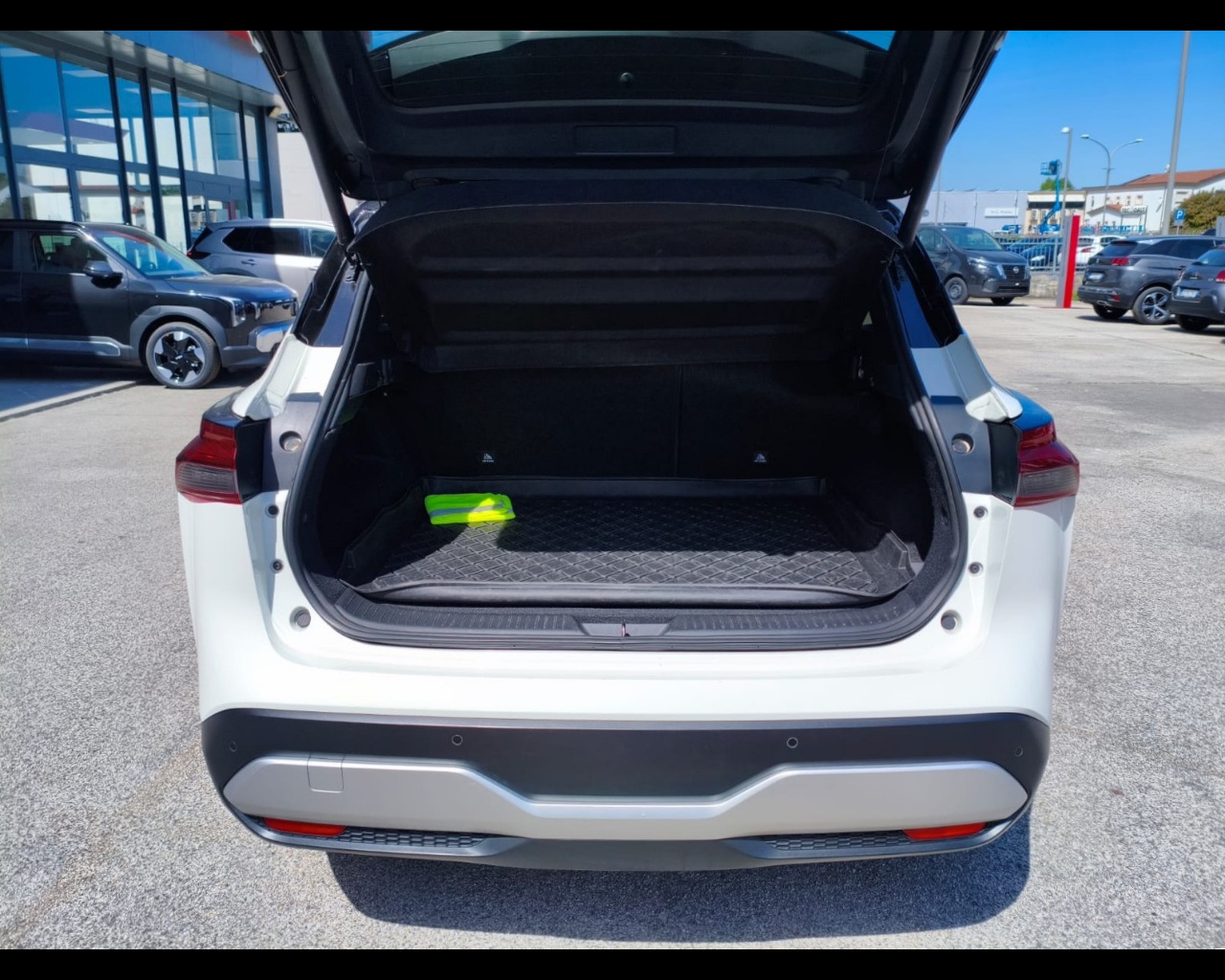 Foto NISSAN Qashqai 1.3 mhev Tekna 4wd 158cv xtronic