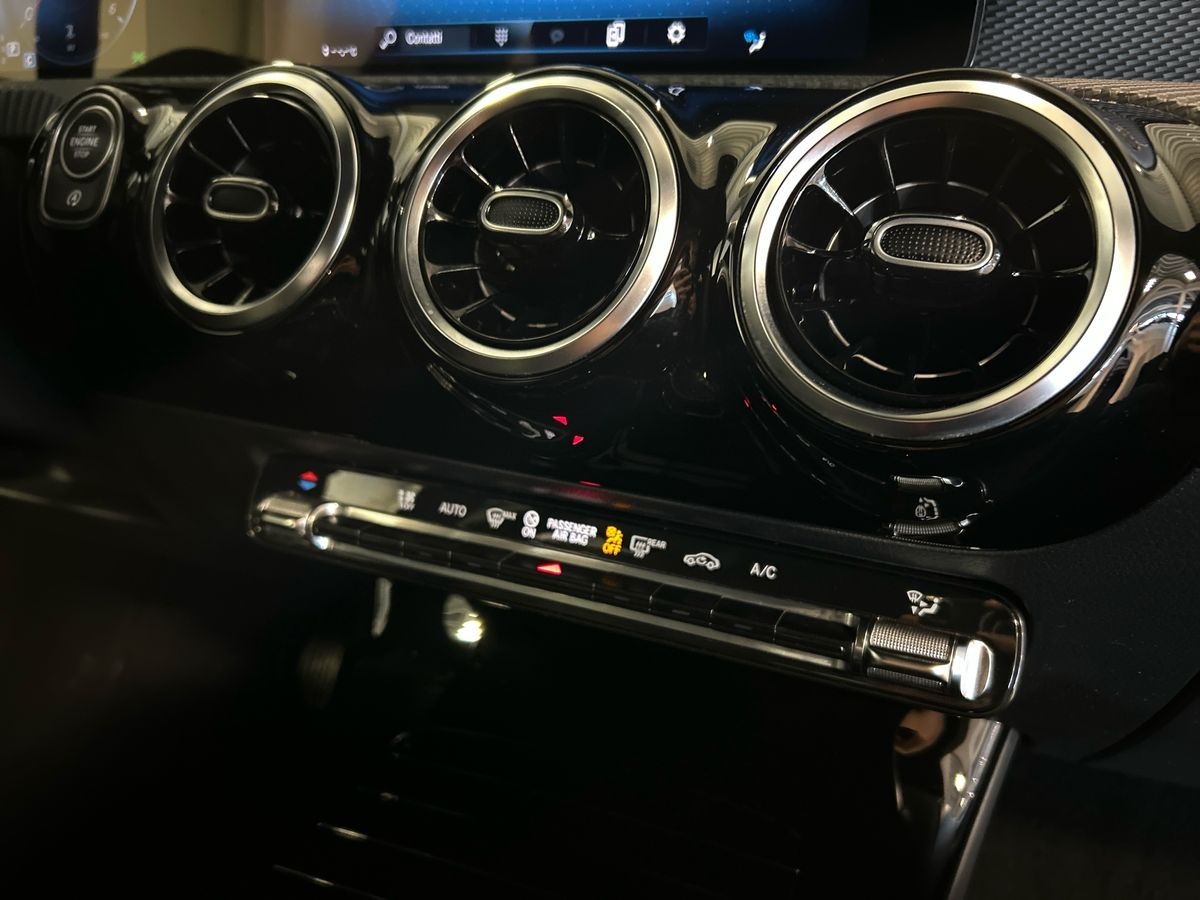Mercedes Classe A Classe A 180 D Sport 8G-DCT - 14