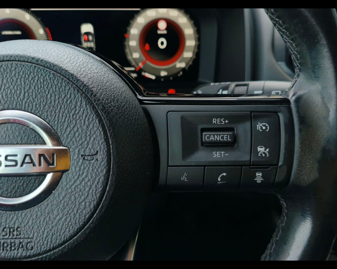Foto NISSAN Qashqai 1.3 mhev N-Connecta 2wd 140cv (leggere la descrizione!)