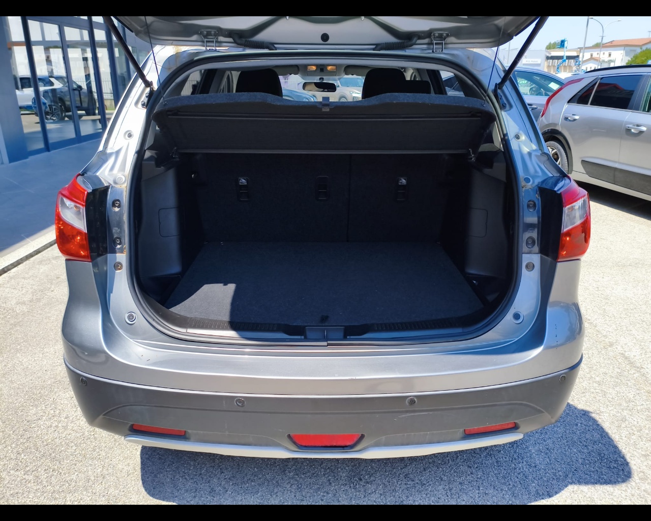 Foto SUZUKI S-Cross 1.6 ddis Easy 2wd