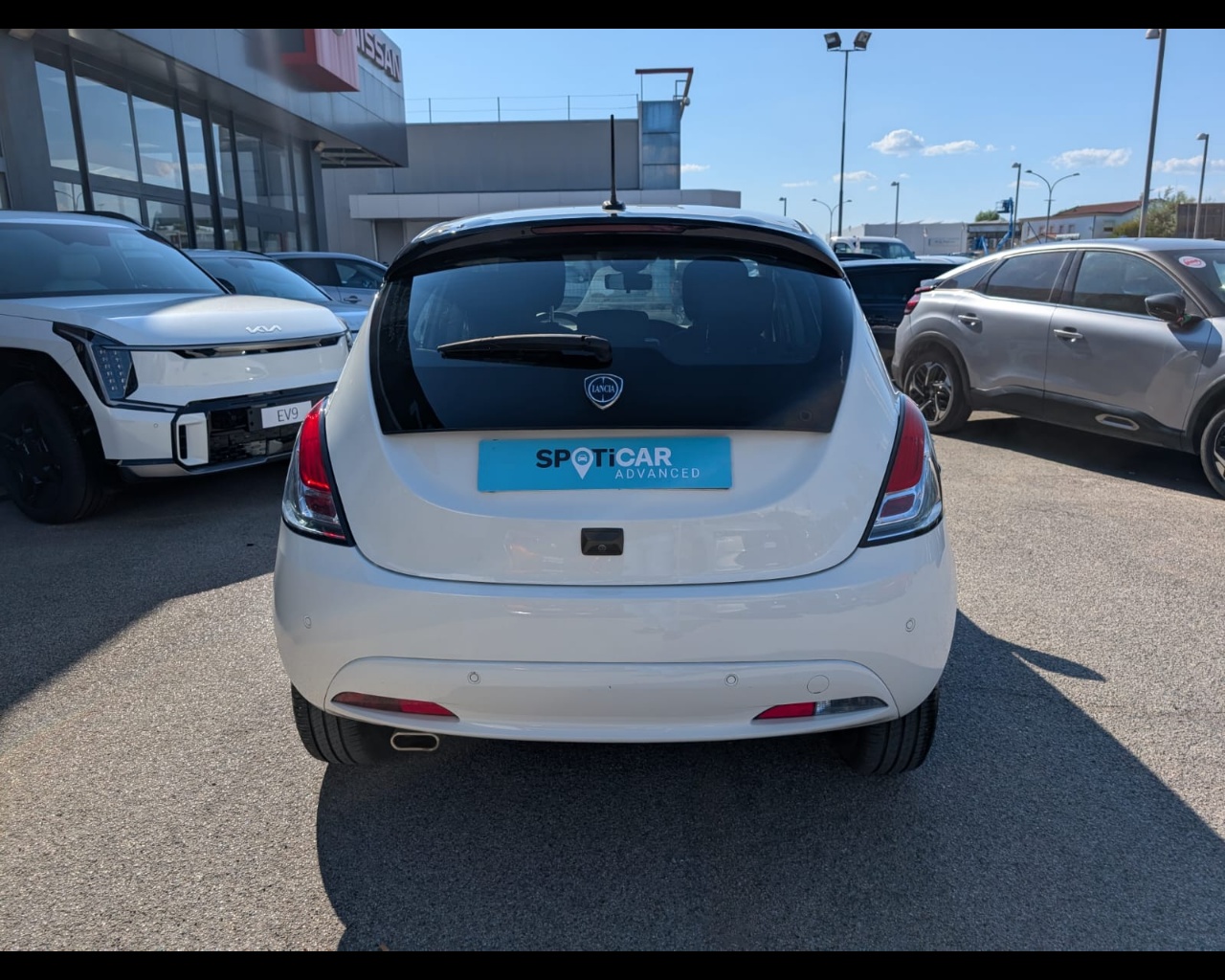 Foto LANCIA Ypsilon 1.0 firefly hybrid Platino s&s 70cv
