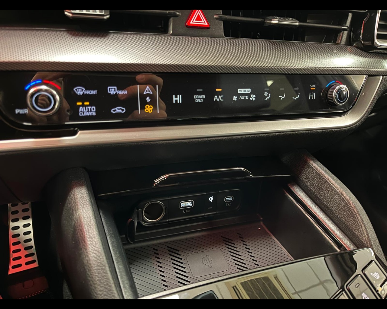 Foto KIA SPORTAGE MY25 1.6 PHEV AWD GTL SPT