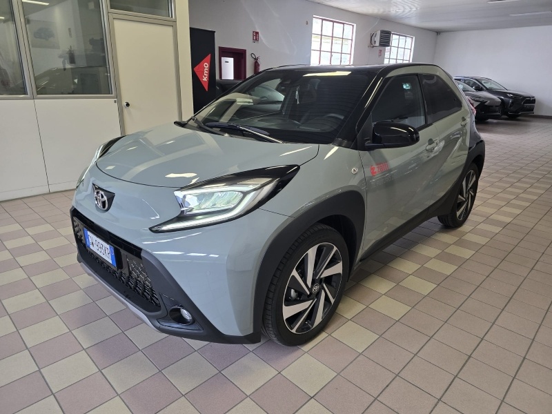 Foto veicolo TOYOTA AYGO X Aygo X 1.0 Lounge 72cv s-cvt Benzina Verde