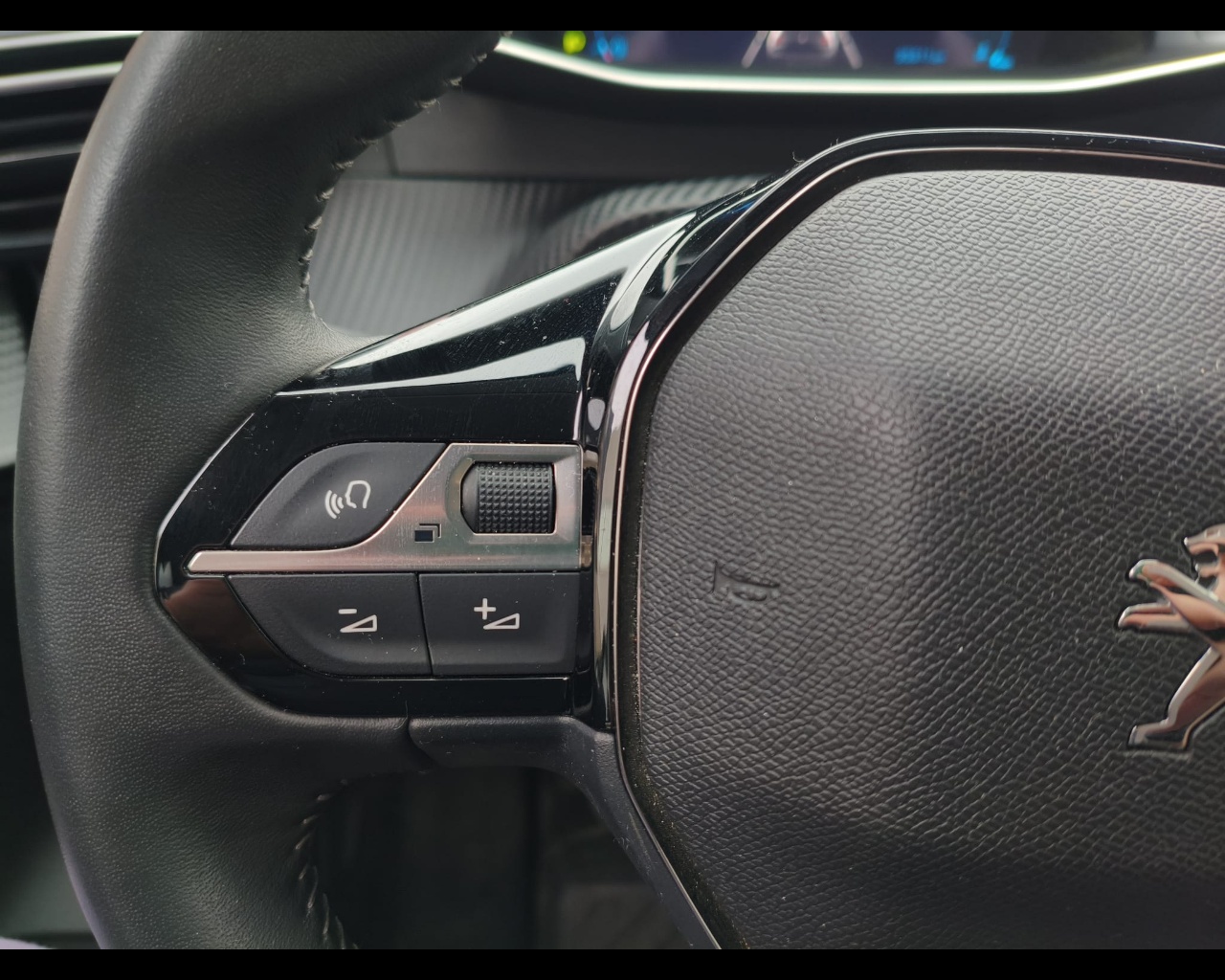 Foto PEUGEOT 208 1.5 bluehdi Allure Pack s&s 100cv