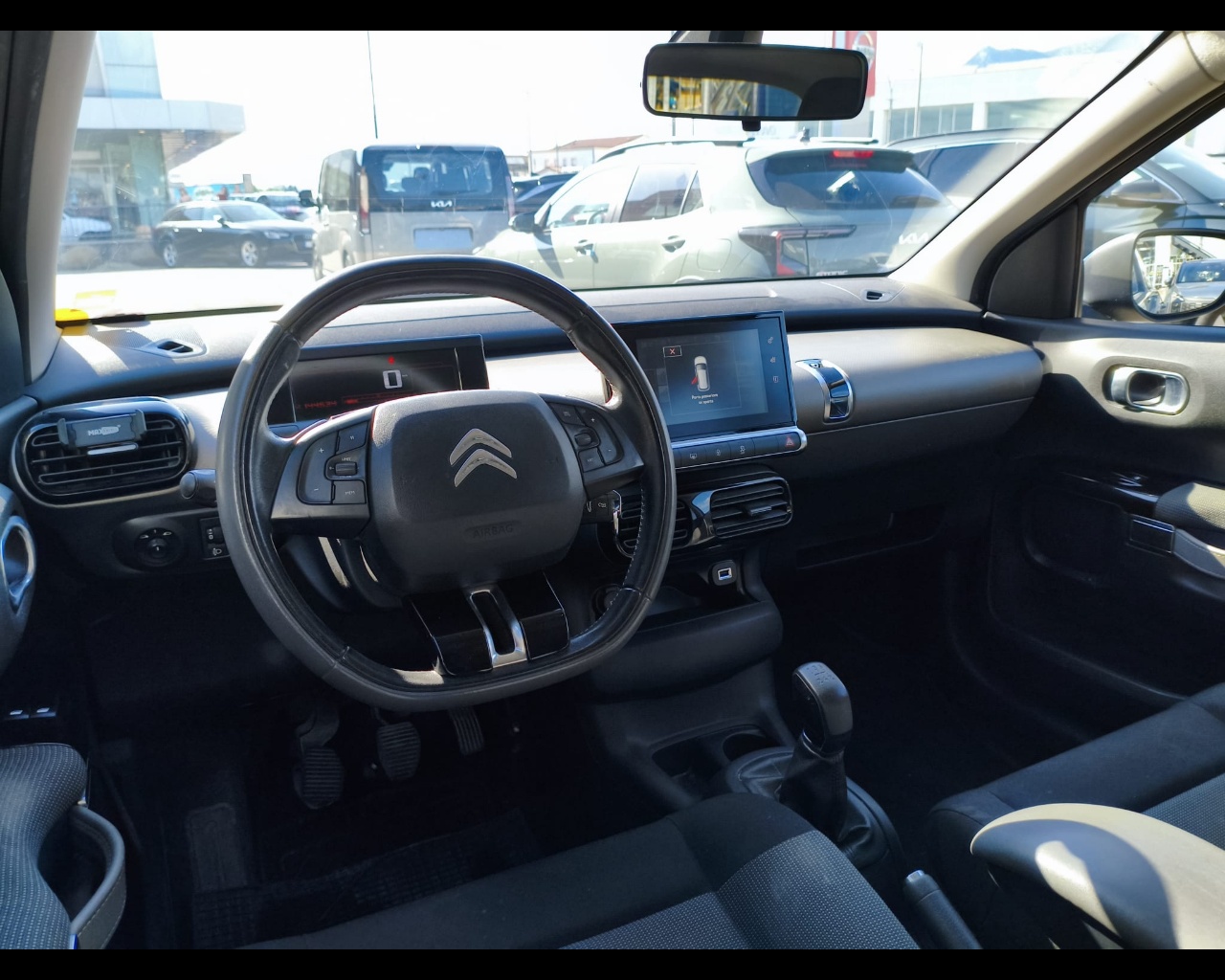 Foto CITROEN C4 Cactus 1.6 bluehdi Shine 100cv
