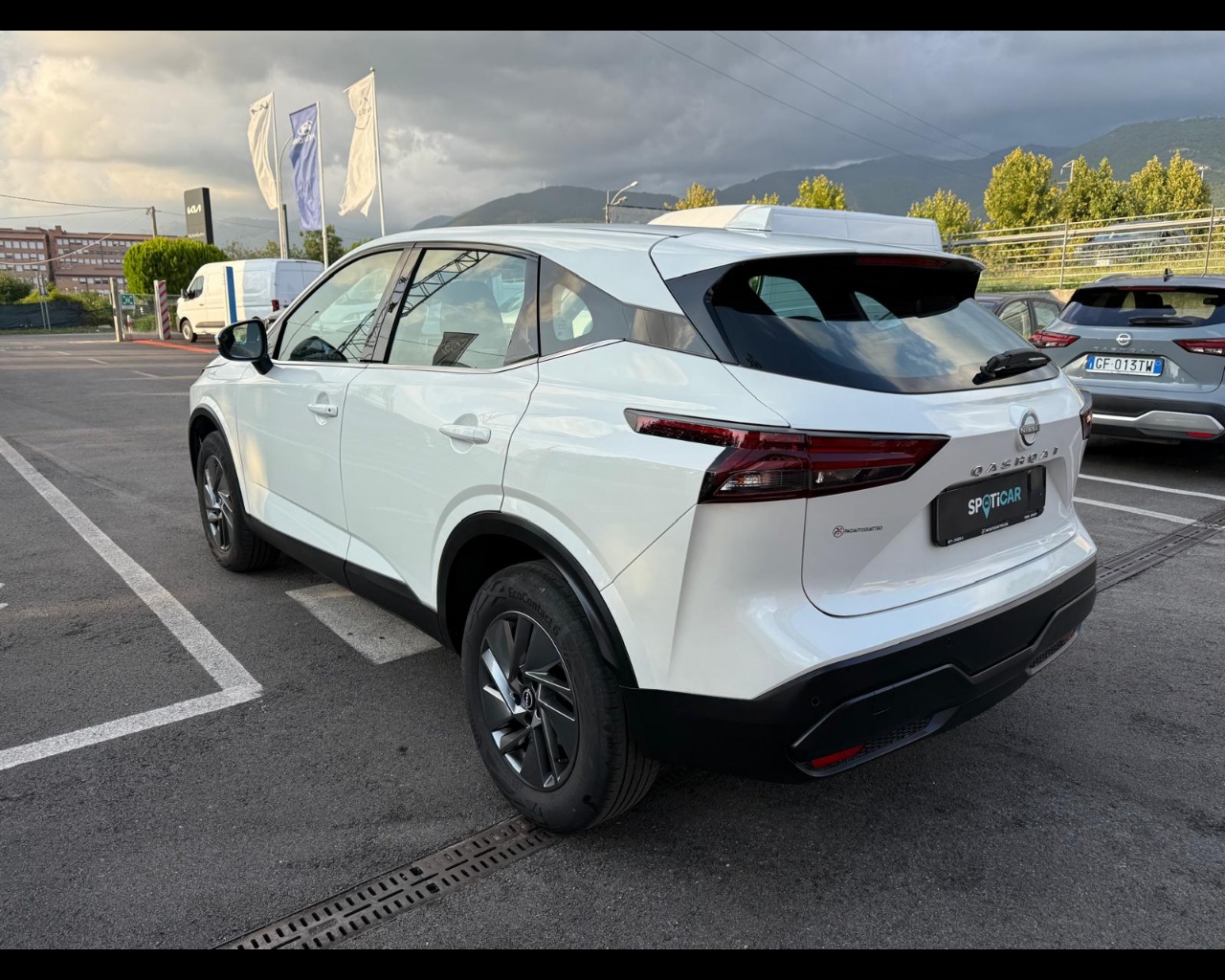 Foto NISSAN Qashqai 1.3 mhev Business 2wd 158cv xtronic