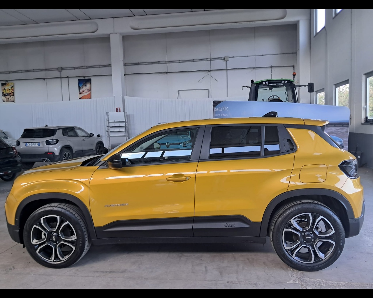 Foto JEEP Avenger 1.2 turbo Summit fwd 100cv