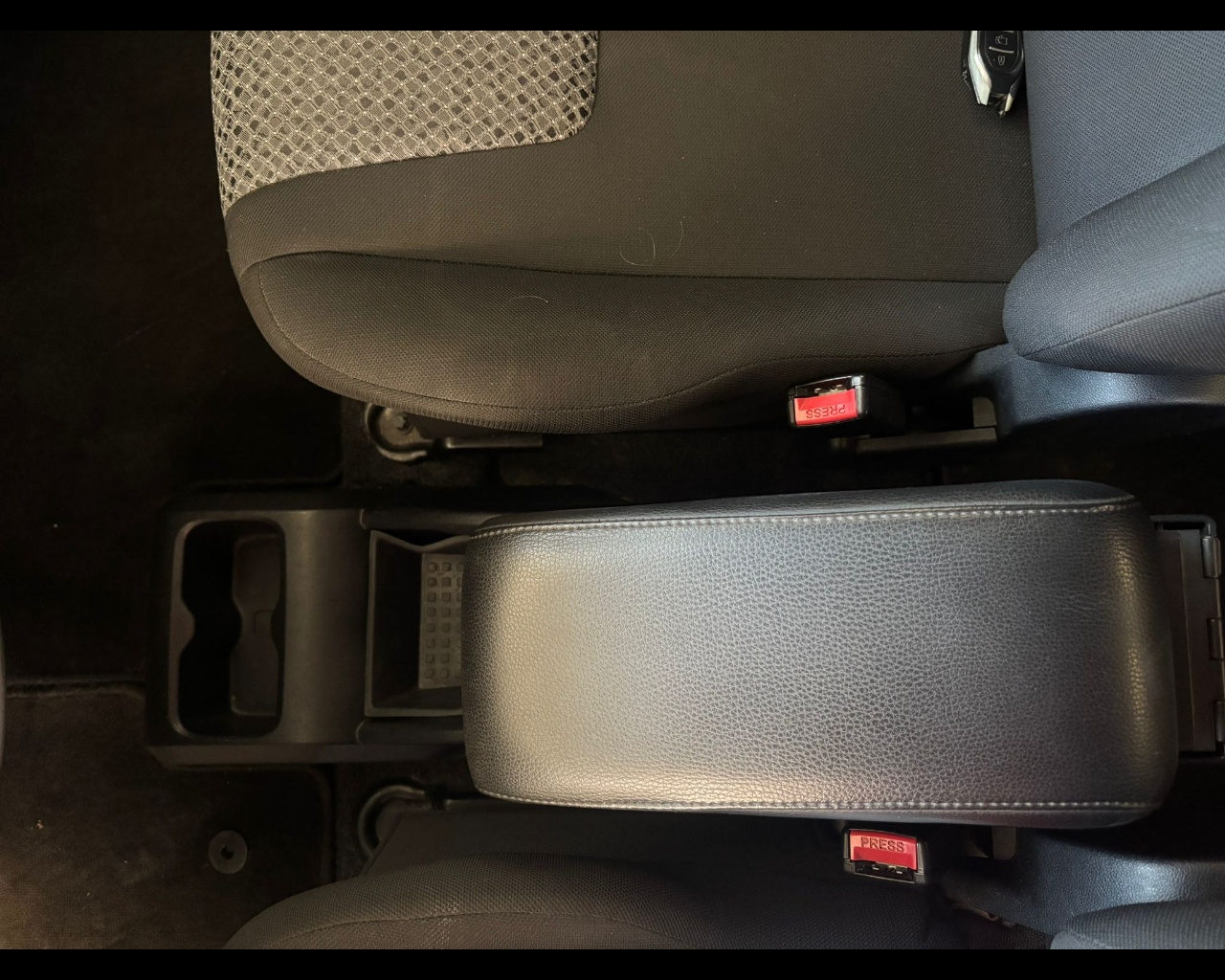 Foto MAHINDRA KUV100 1.2 K6+