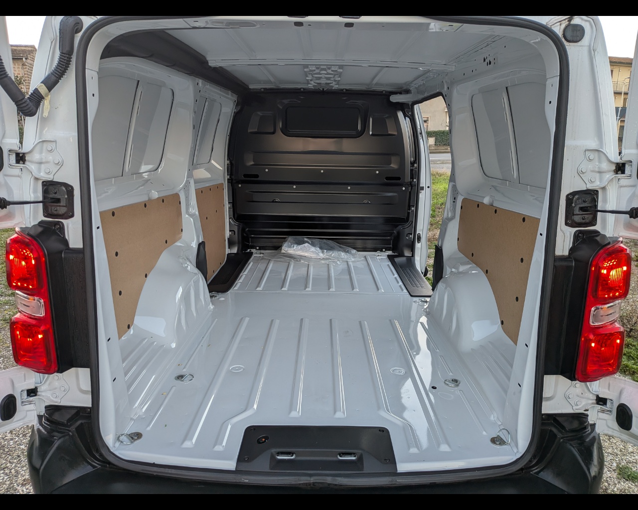 Foto CITROEN Jumpy XL - 2.0 BlueHDi 140 S&S EAT8