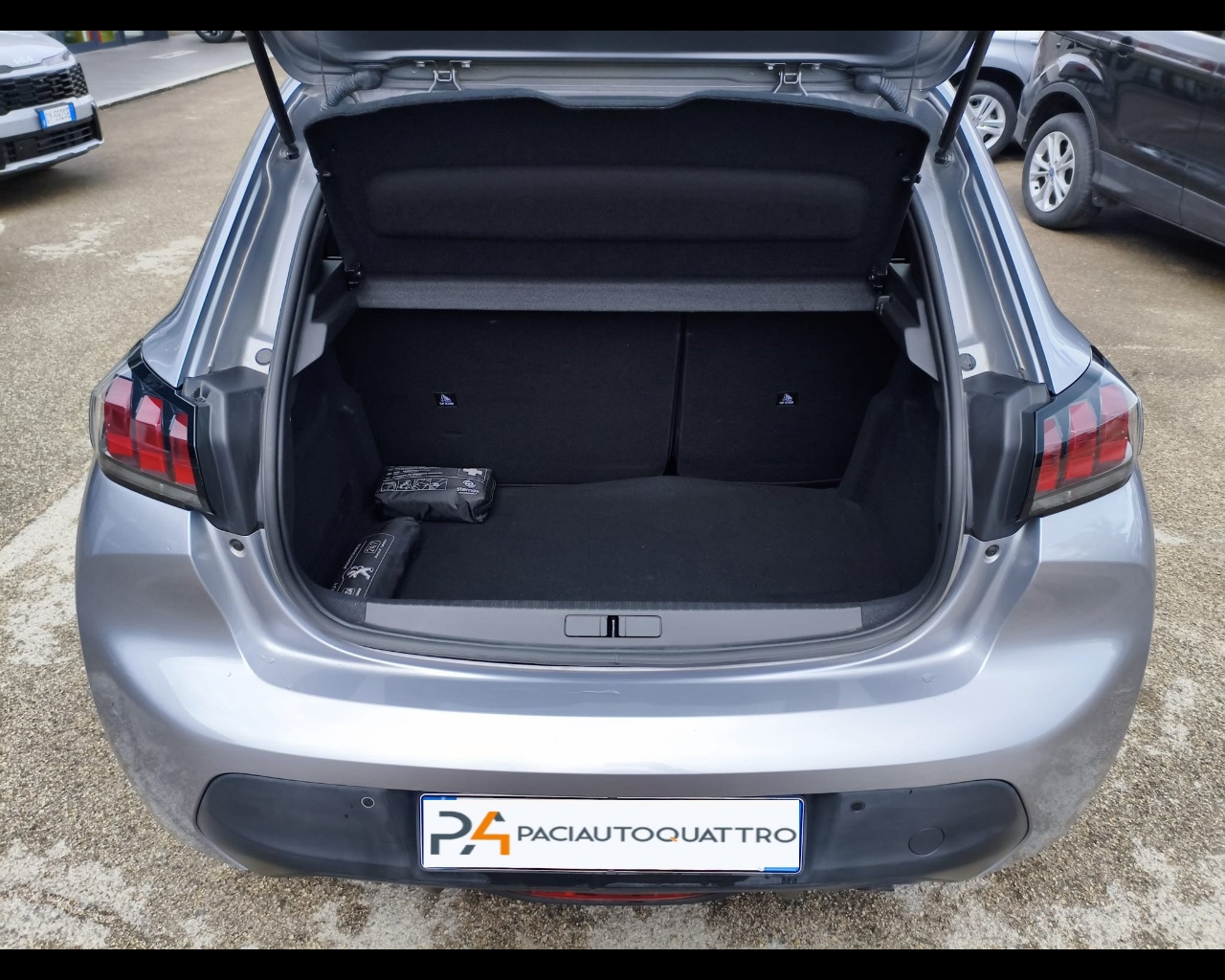 Foto PEUGEOT 208 1.2 puretech Active Pack s&s 75cv