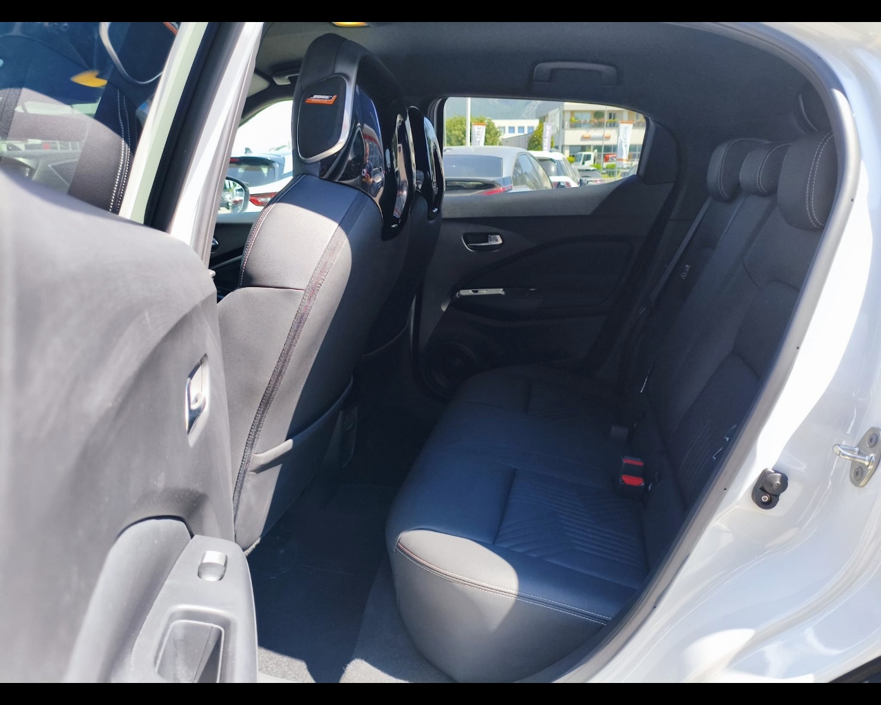Foto NISSAN Juke 1.0 dig-t Tekna 114cv