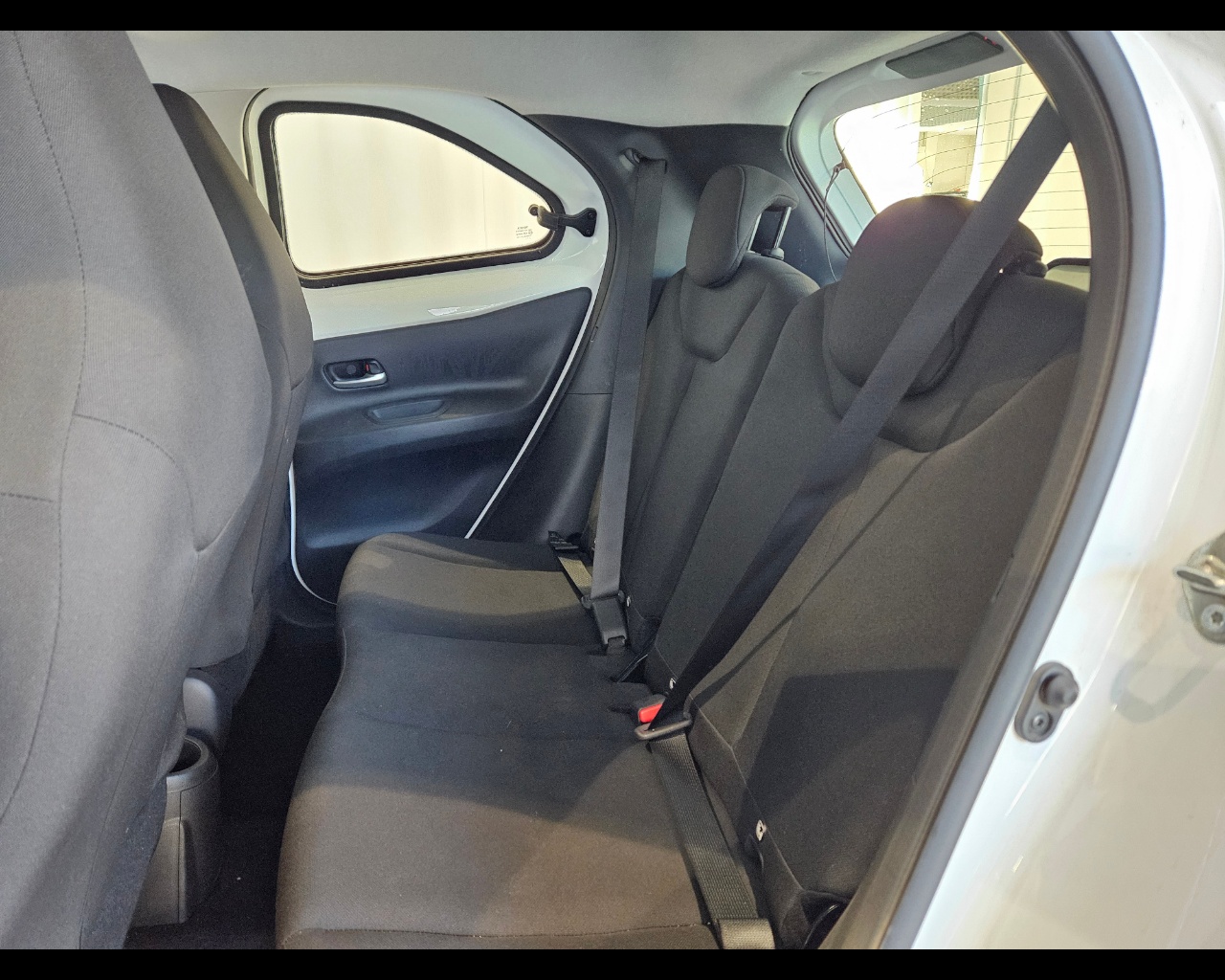 TOYOTA Aygo X 1.0 Active 72cv Benzina Usato - 13