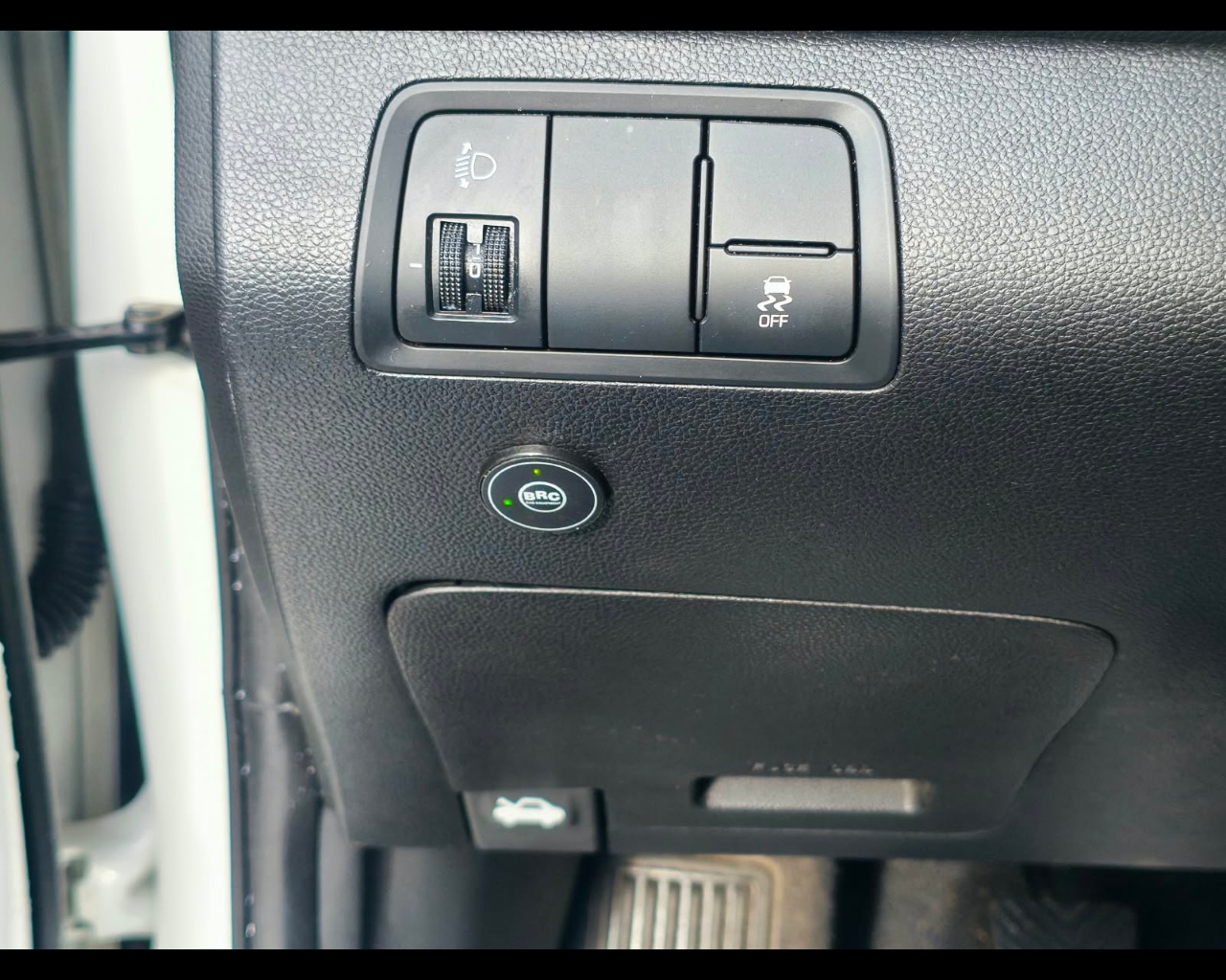 Foto HYUNDAI i20 5p 1.2 mpi Connectline 75cv Gpl