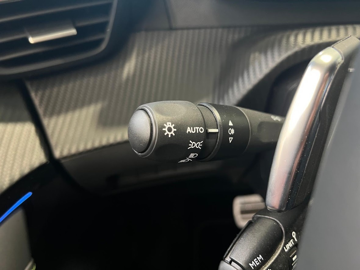 PEUGEOT 208 5P – GT Hybrid 100 E-DCS6 Ibrido benzina Aziendale - 9