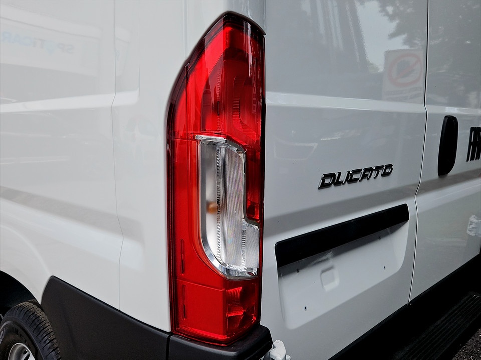 FIAT NUOVO DUCATO Ducato Serie 2 Stock My25 Furgone Lastrato 33q Mh2 140cv 2.2 Multijet 3 E Diesel km0 - 20
