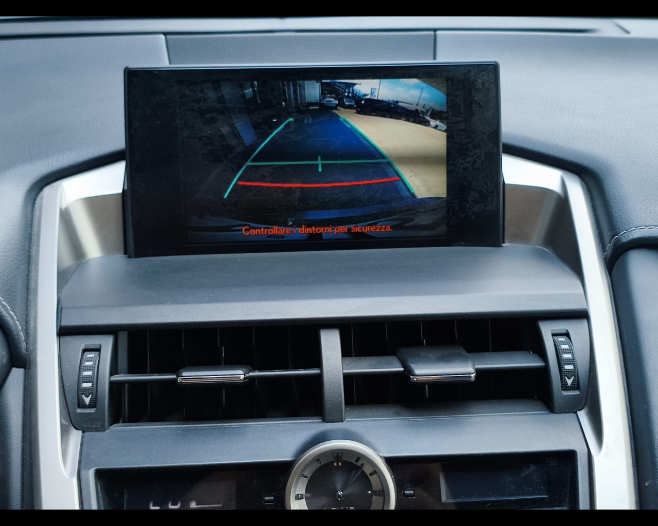 Foto LEXUS NX 300h 2.5 F-Sport 4wd cvt