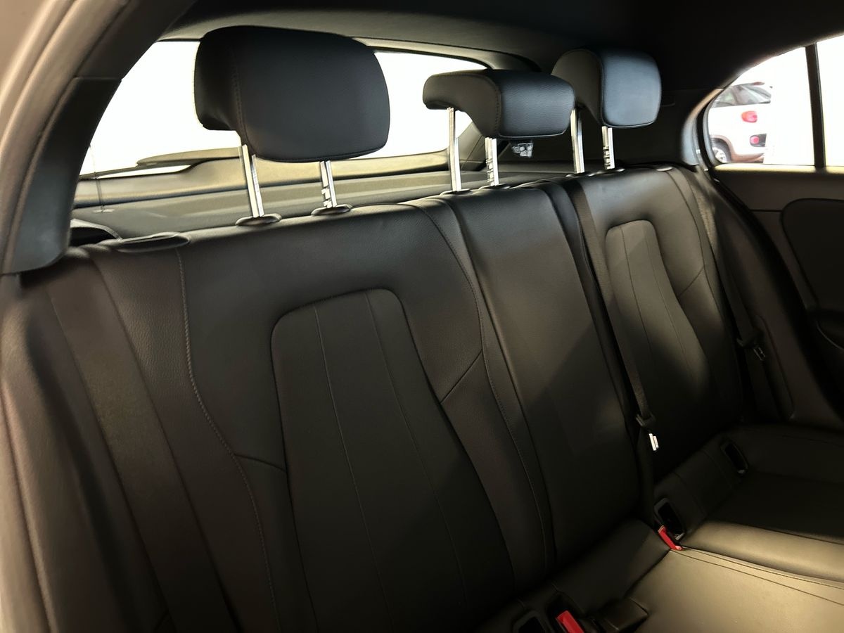 Mercedes Classe A Classe A 180 D Sport 8G-DCT - 16