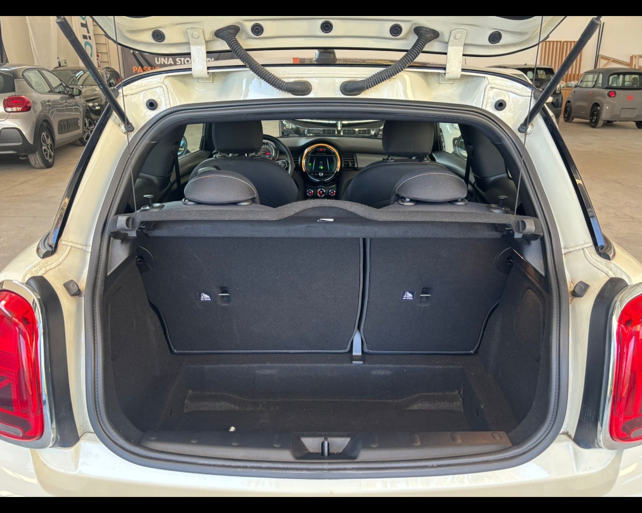 Foto MINI Mini 3p 1.5 Cooper Hype