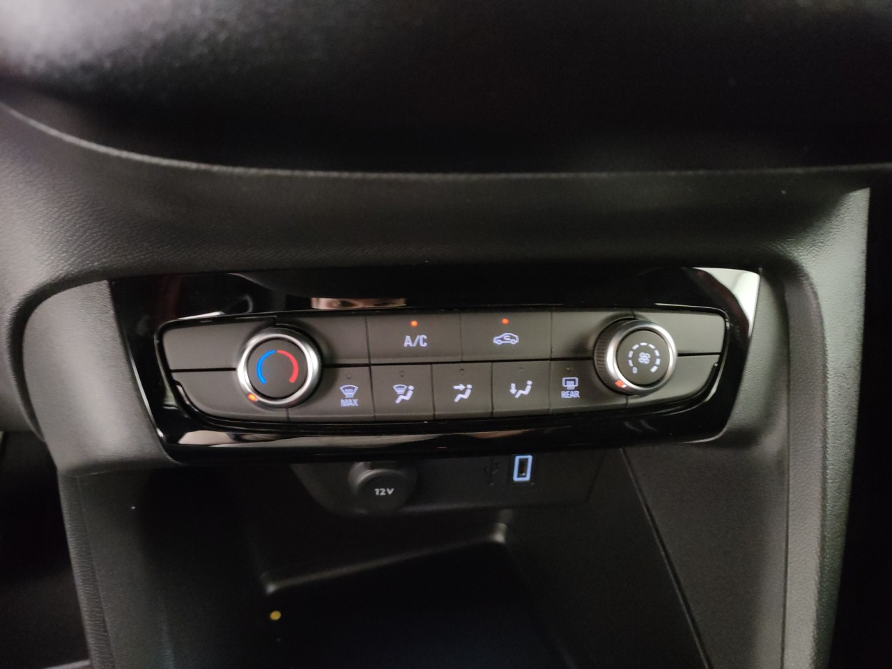 Opel Corsa Nuovo Ibrido benzina Corsa Porto Mantovano