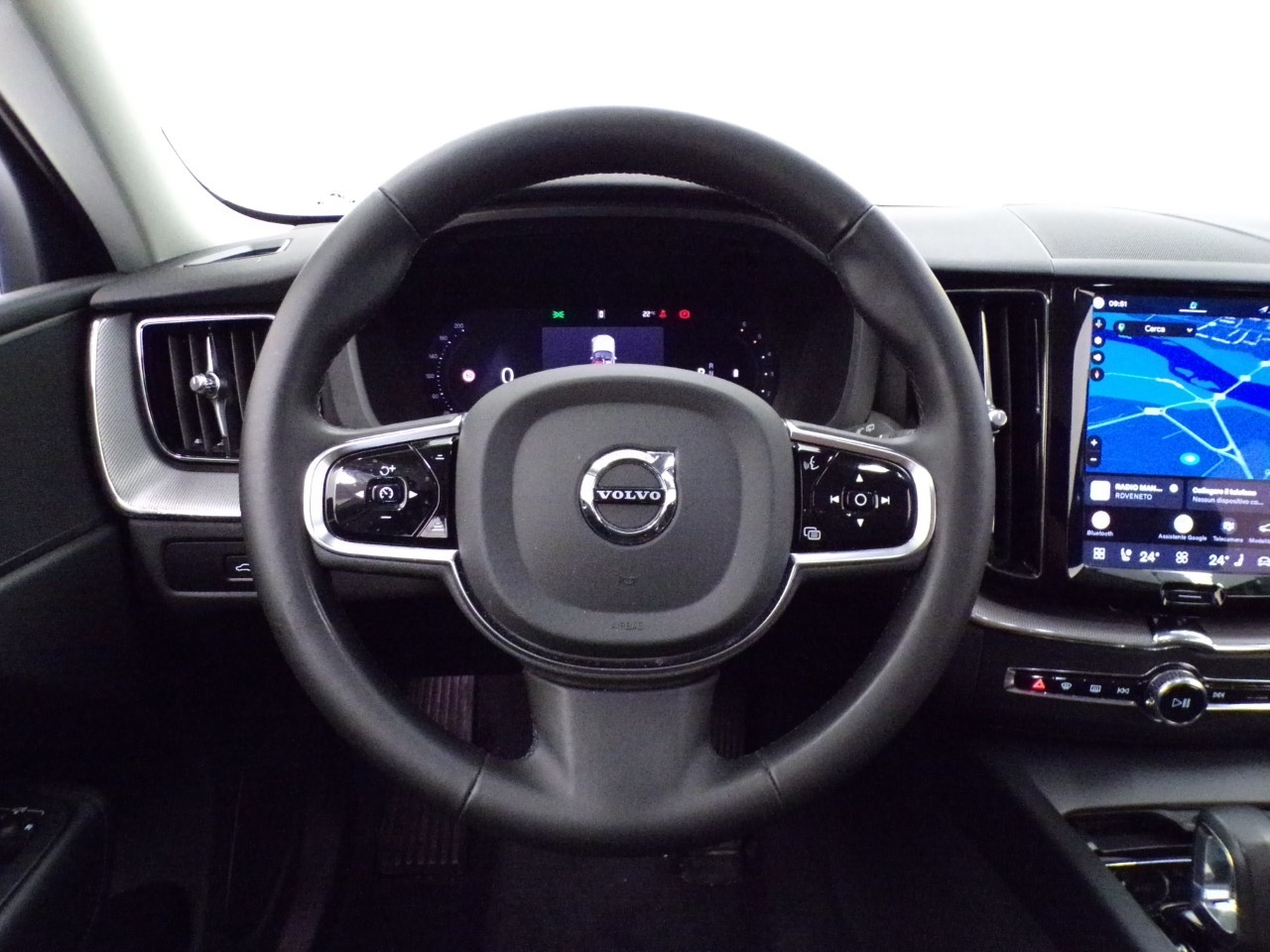 Volvo  XC60 N1 2.0 B4 d Plus Dark auto - 18