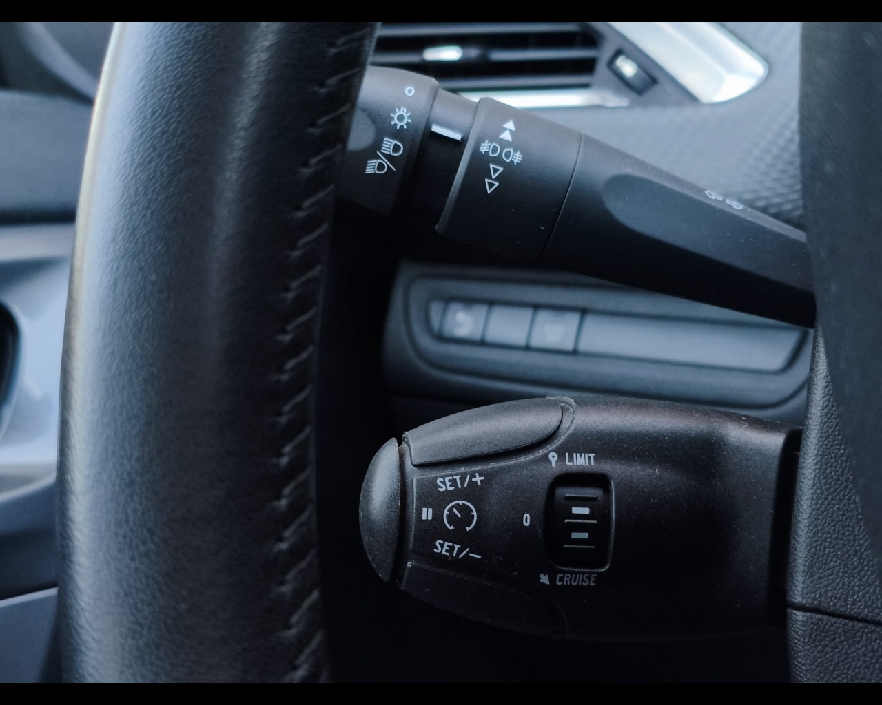 Foto PEUGEOT 2008 1.2 puretech Active s&s 82cv 