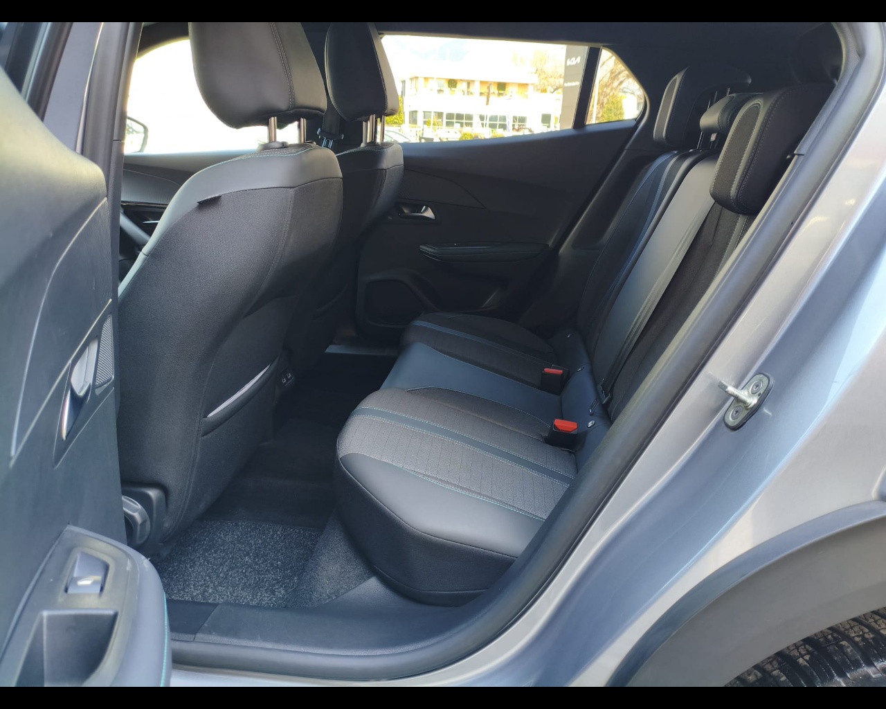 Foto PEUGEOT 2008 1.2 puretech Allure Pack s&s 100cv