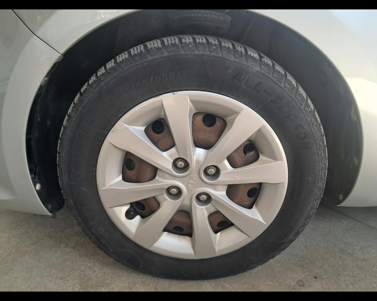 Foto KIA Rio 5p 1.1 crdi Active E6