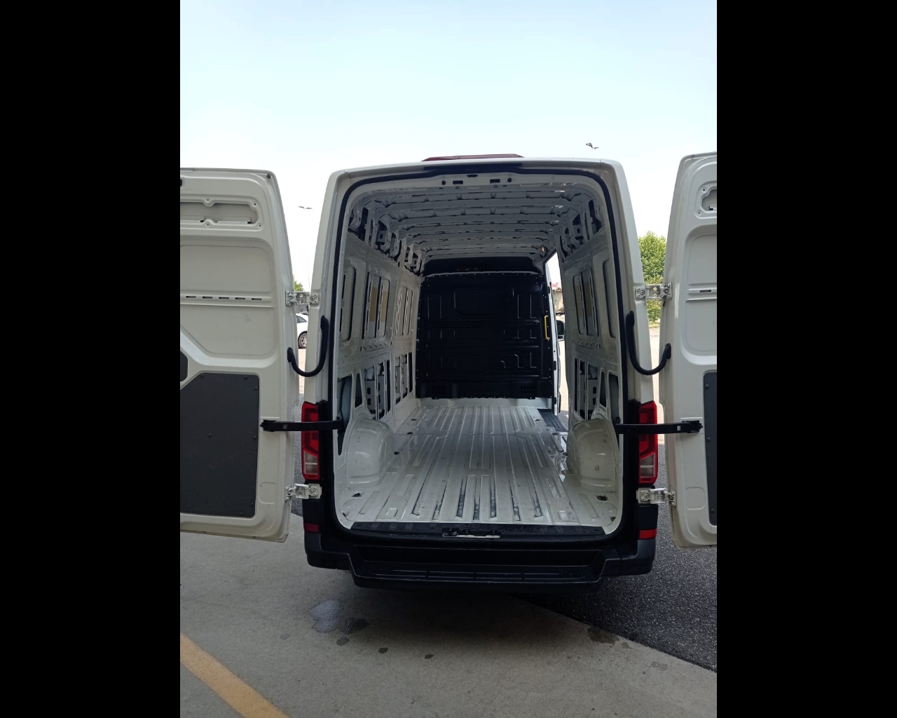 VOLKSWAGEN CRAFTER