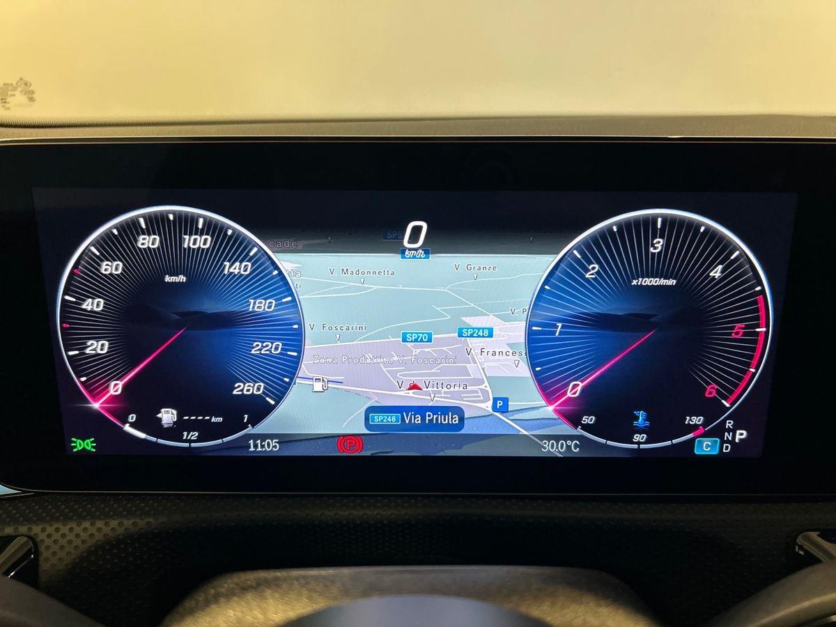 Mercedes  Classe A 180 D Advanced Plus AMG Line 8G-DCT - 13