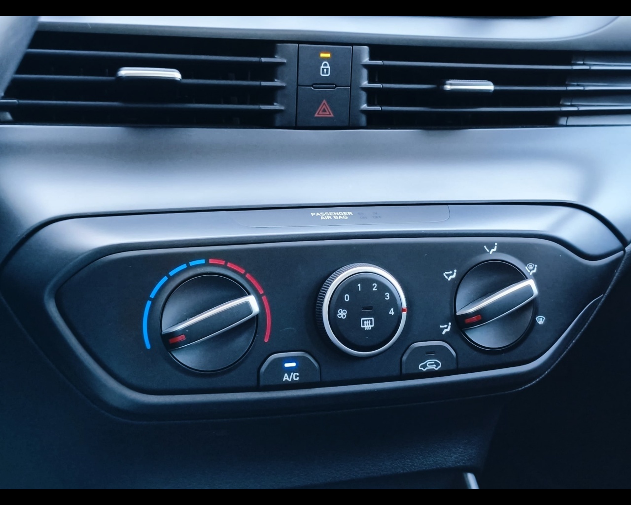Foto HYUNDAI Bayon 1.2 mpi Xline