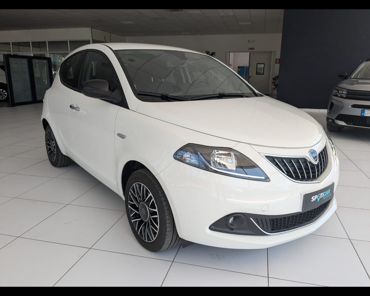Foto LANCIA Ypsilon 1.0 firefly hybrid Platino s&s 70cv