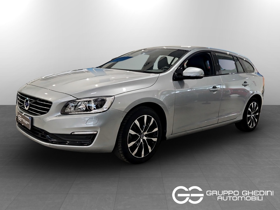 VOLVO V60 2.0 t3 Momentum Benzina usato