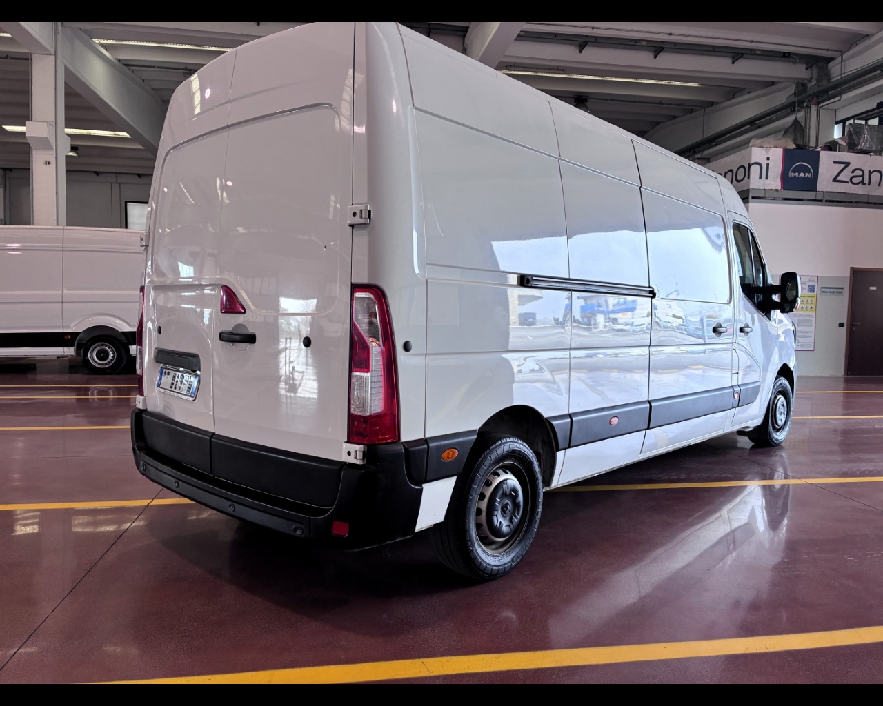 RENAULT MASTER RED