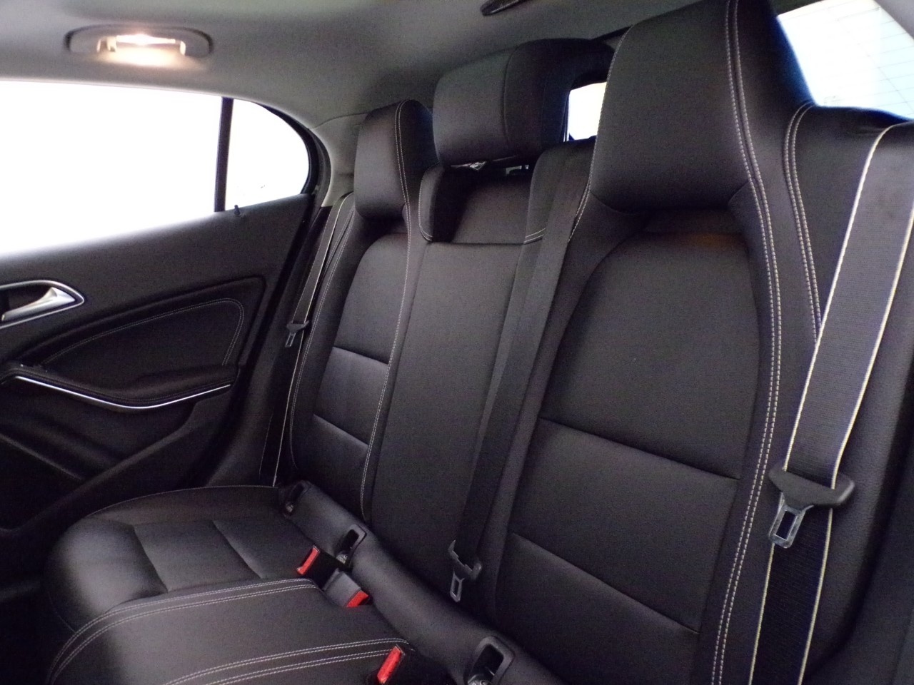 Mercedes GLA GLA 200 D Night edition 4Matic 7G-DCT - 15