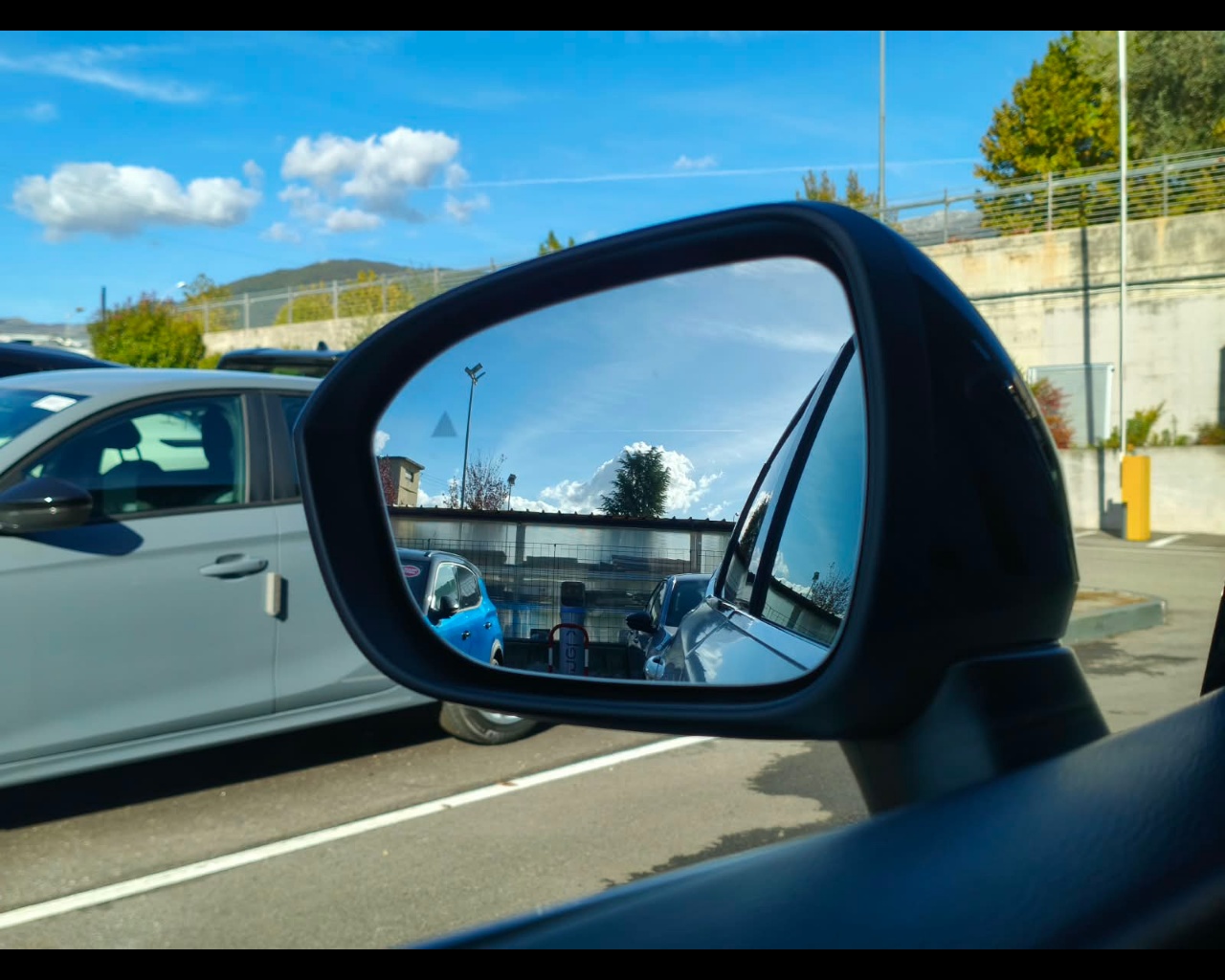 Foto NISSAN Qashqai 1.3 mhev N-Connecta 2wd 140cv