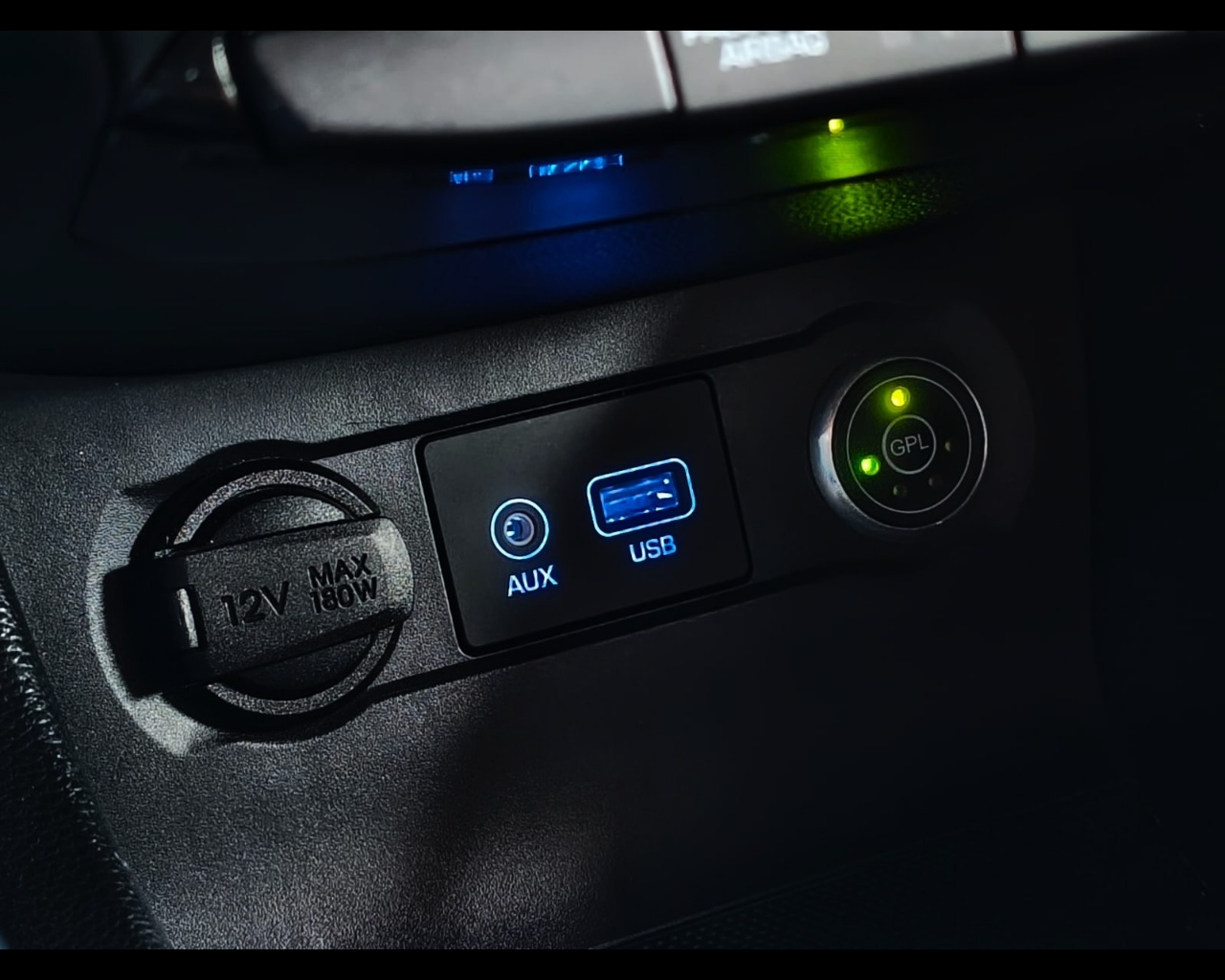 Foto HYUNDAI i20 5p 1.2 Comfort econext 84cv