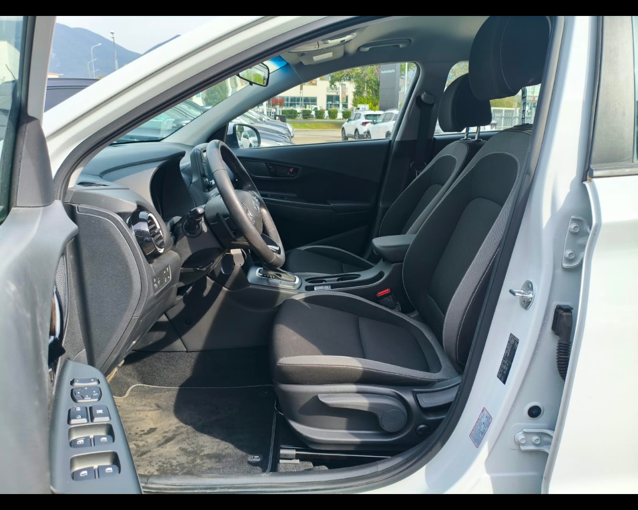 Foto HYUNDAI  Kona 1.6 hev Xtech 2wd dct 141cv