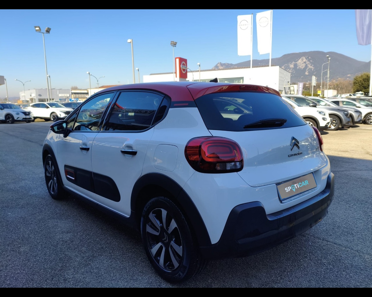 Foto CITROEN C3 1.2 puretech Shine s&s 83cv neopatentati