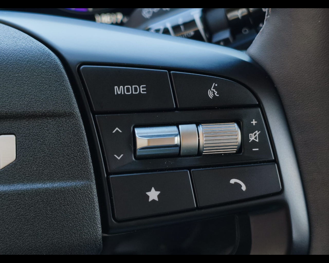 Foto KIA NUOVA STONIC 1.0 T-GDI MH STYLE LAUNCH
5 Door