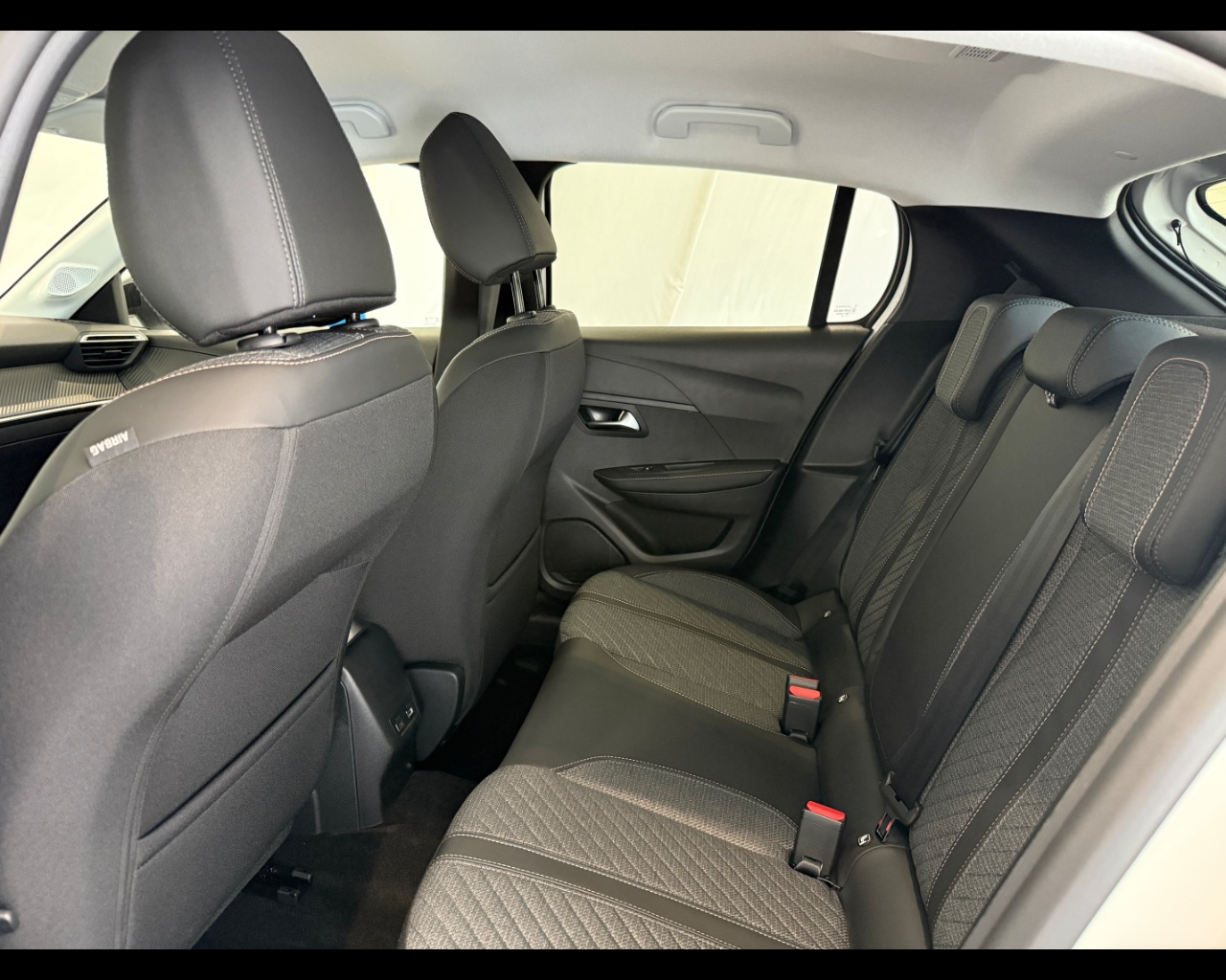 PEUGEOT 208 5P – ALLURE Hybrid 136 E-DCS6 Ibrido benzina Aziendale - 12