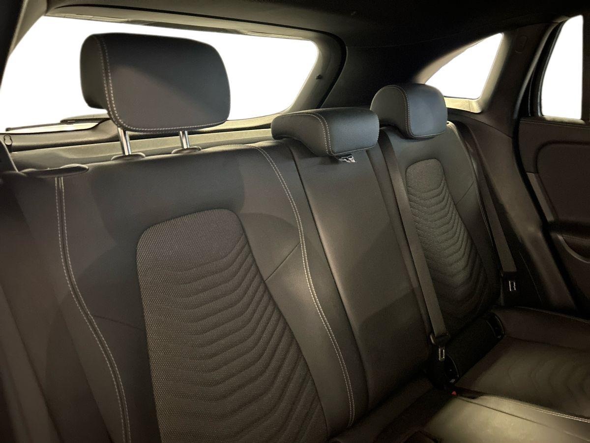 Mercedes  GLA 200 D Progressive Advanced 8G-DCT - 16