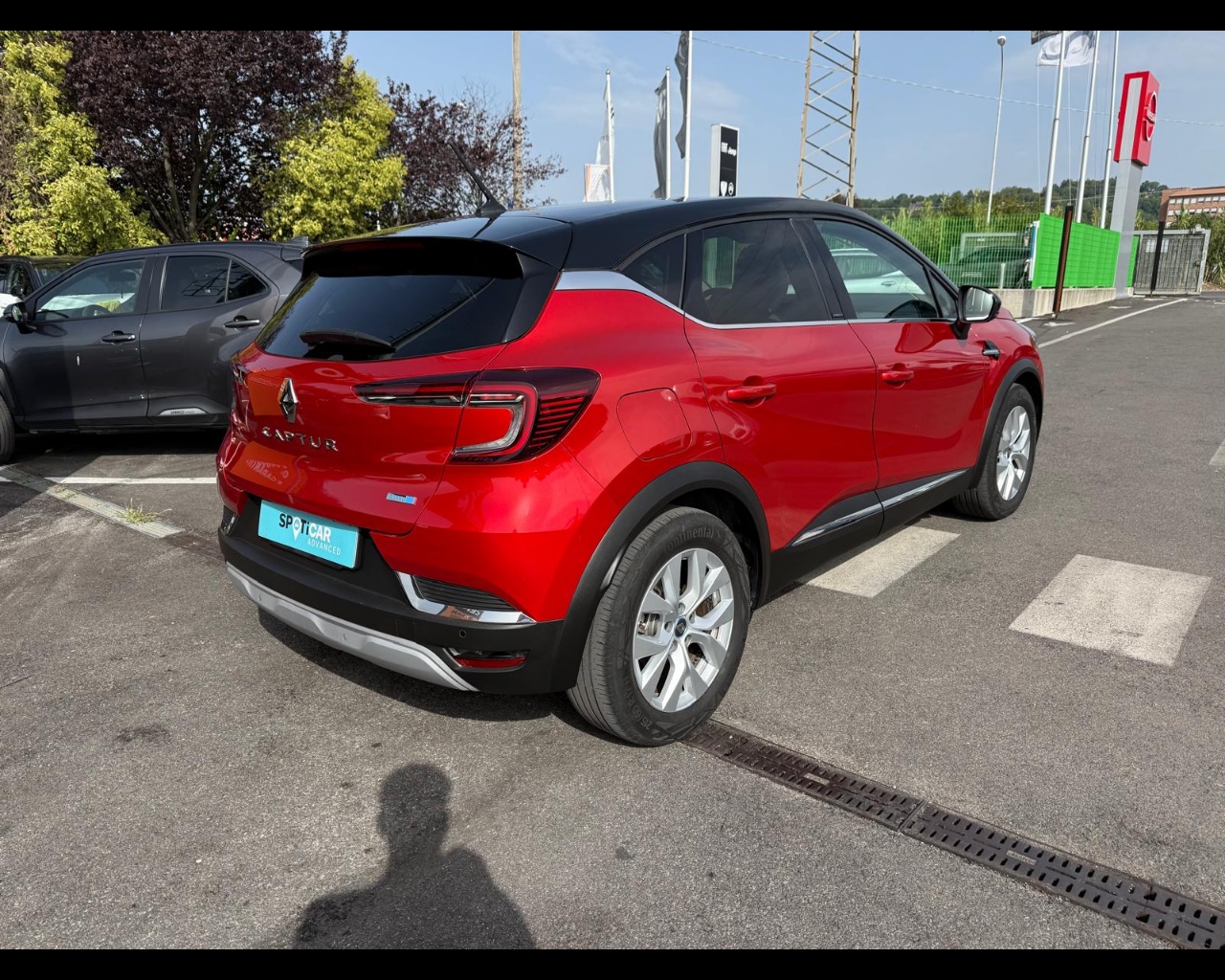 Foto RENAULT Captur 1.6 E-Tech hybrid Intens 145cv auto