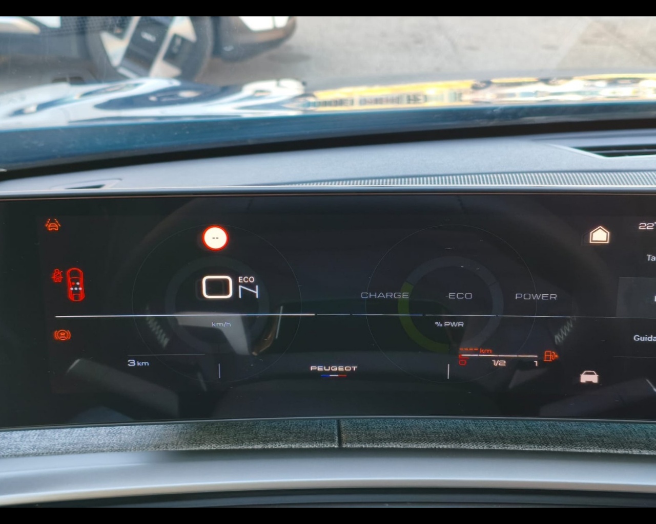 Foto PEUGEOT 3008 1.2 hybrid GT 136cv e-dcs6