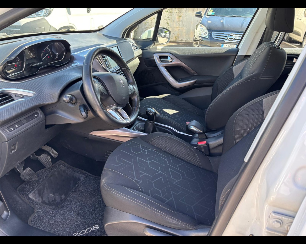 Foto PEUGEOT 2008 1.2 puretech (vti) 12v Allure 82cv