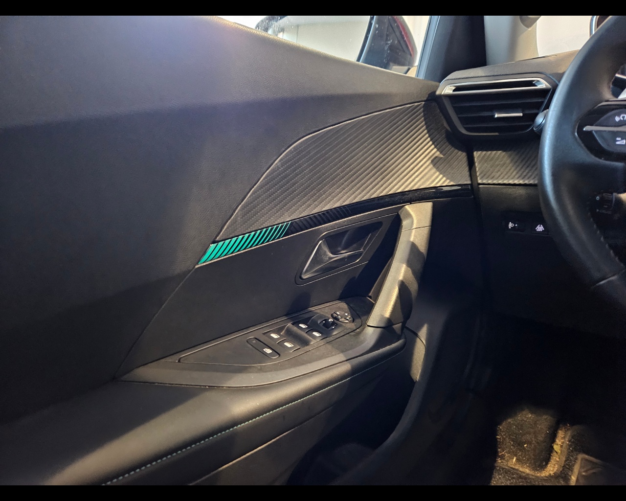 PEUGEOT 2008 1.5 bluehdi Allure Pack s&s 130cv eat8 Diesel Usato - 12