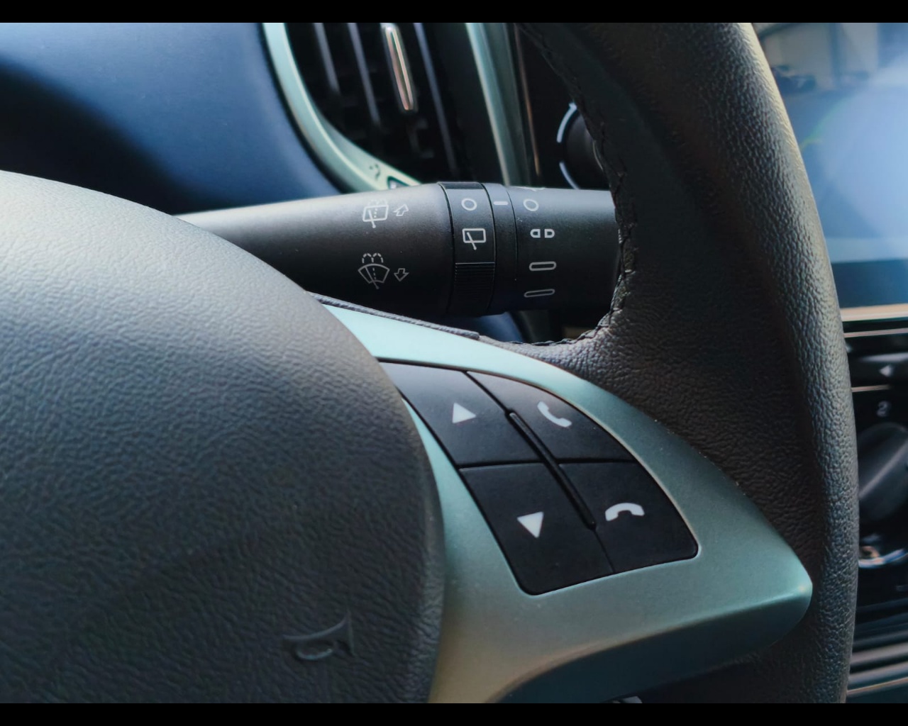 Foto LANCIA Ypsilon 1.0 firefly hybrid Platino s&s 70cv