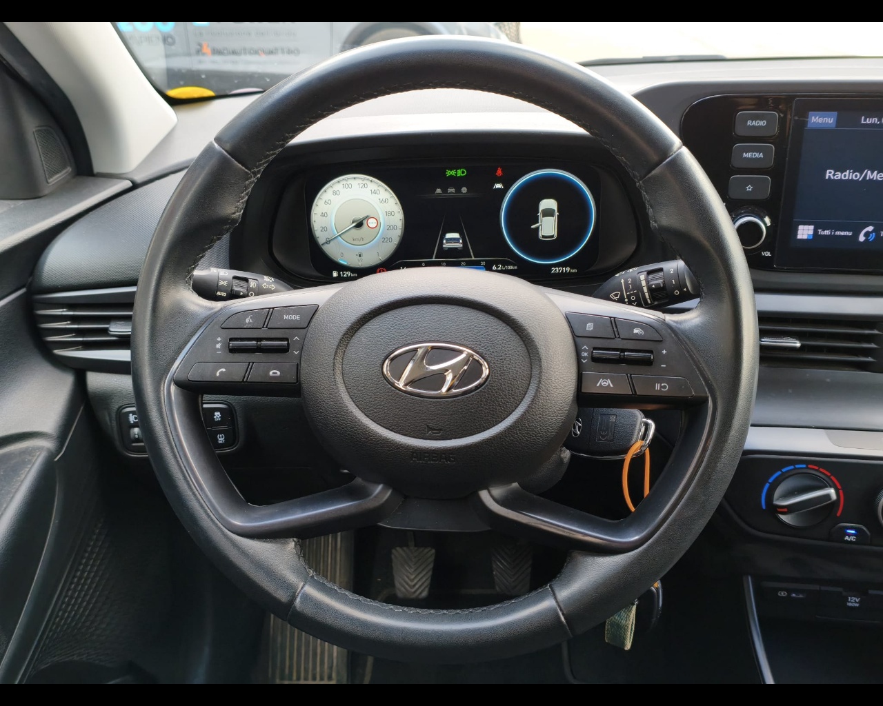 Foto HYUNDAI i20 1.2 mpi Connectline Exterior Pack