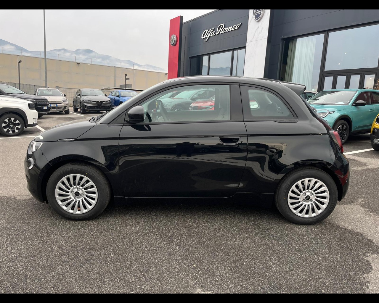 Foto FIAT 500 e Hatchback my25 320 Berlina+Pack tech