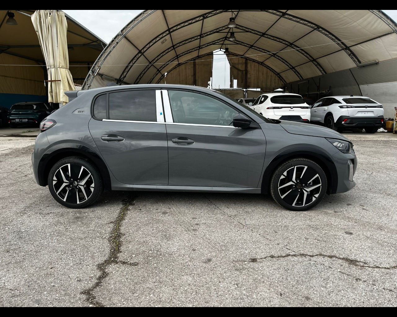 Foto PEUGEOT 208 1.2 hybrid GT 136cv e-dcs 6